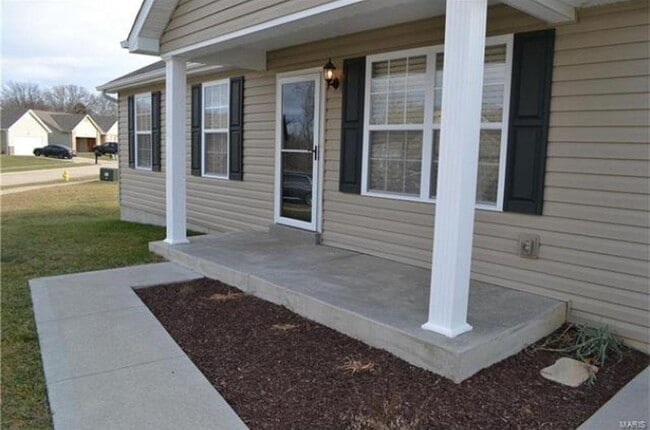 Building Photo - 902 Appalachian Dr