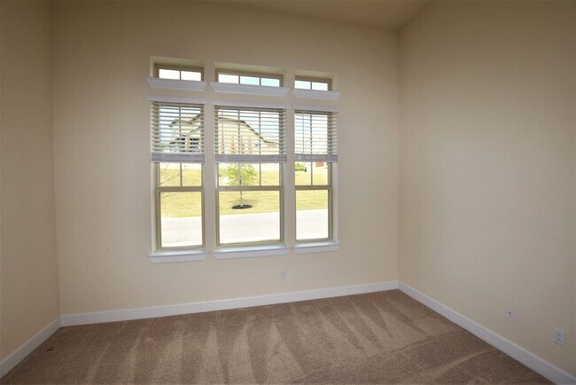 Building Photo - Beautiful 1 story home is the Cottages of ...