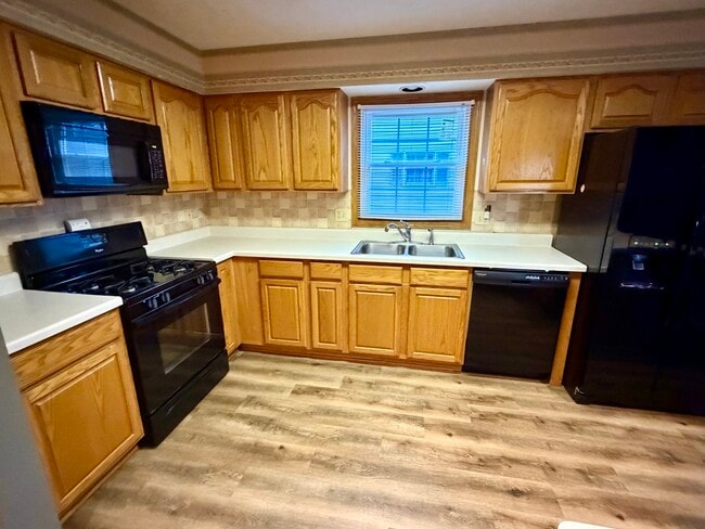 Building Photo - 440 S Peace Rd