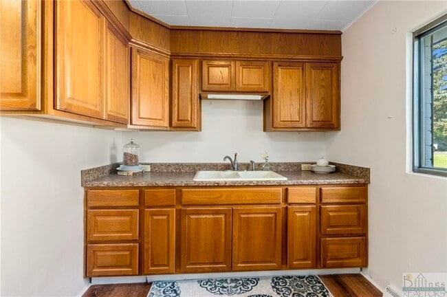 Building Photo - 824 Avenue C