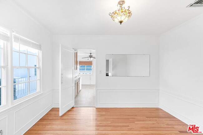 Foto del edificio - 1145 N Everett St