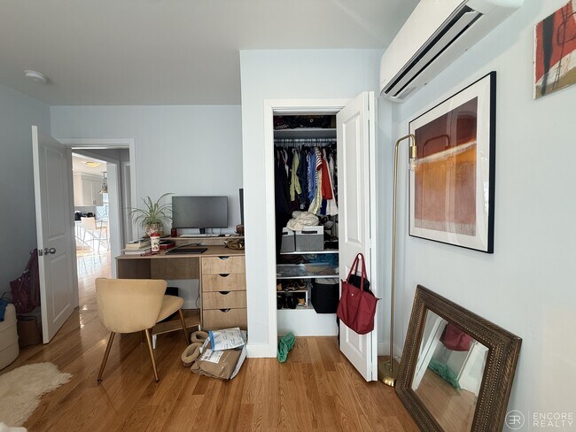 Foto del edificio - 18 Adair Rd