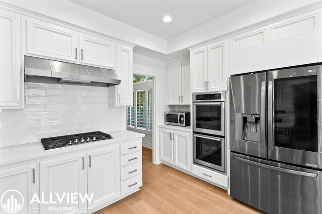 Foto del edificio - Luxury Living in the Prestigious Guard-Gated Community of Dove Canyon