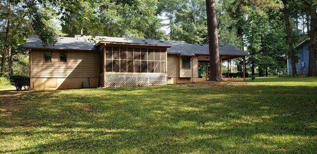 Building Photo - 4401 Gregory Rd