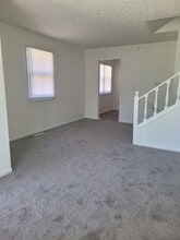 Building Photo - 4874 Robin Dr