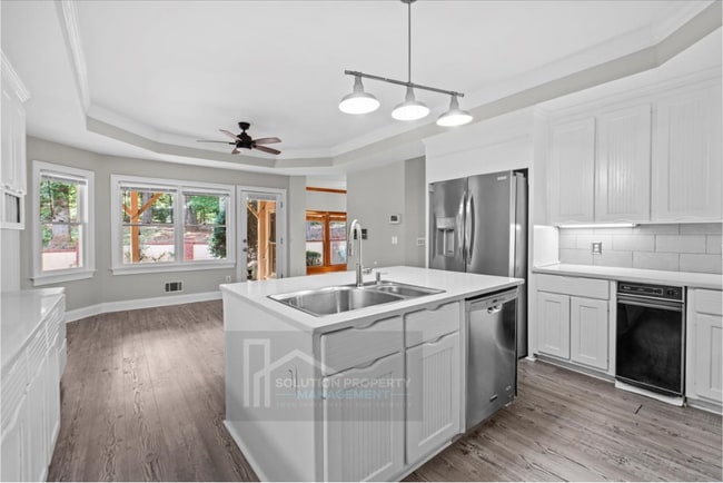 Foto del edificio - 200 River Bluff Pkwy