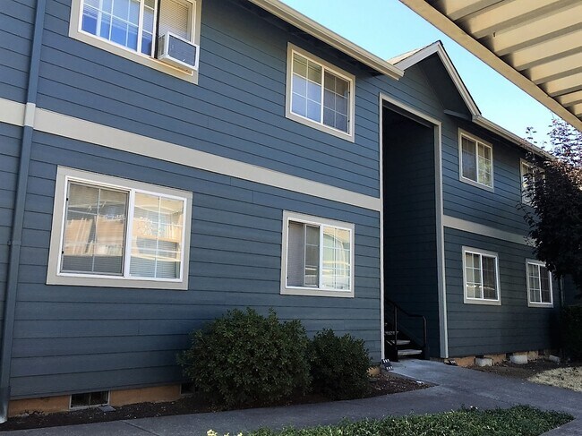 Interior Photo - Vista Pointe Apartments in South Salem Oregon Comfortable Living Near Shopping and I5