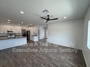 Building Photo - 2122 N Ralph Ave