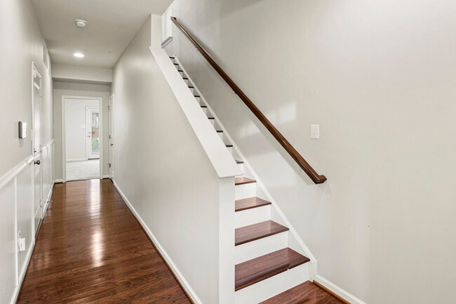 Foto del edificio - 214 Tanner Ln