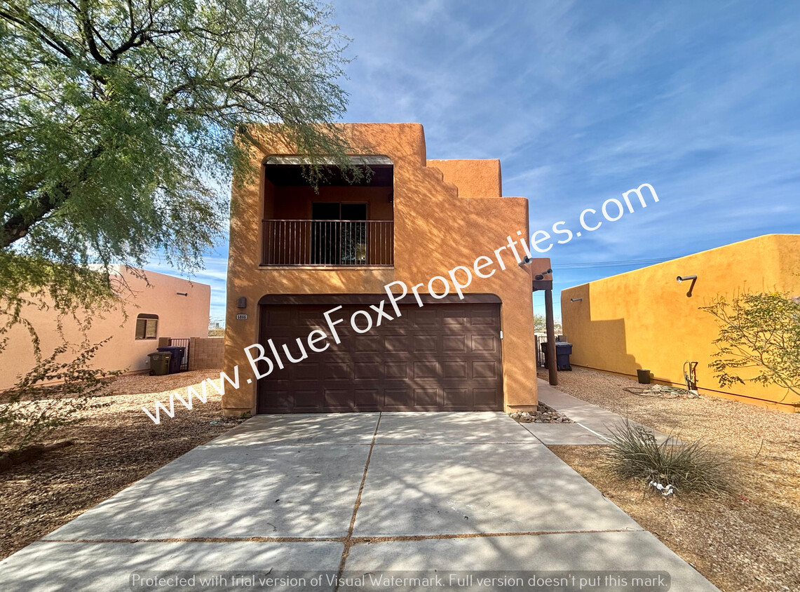 Foto principal - 3 Bedroom, 2.5 Bath Home in South Tucson