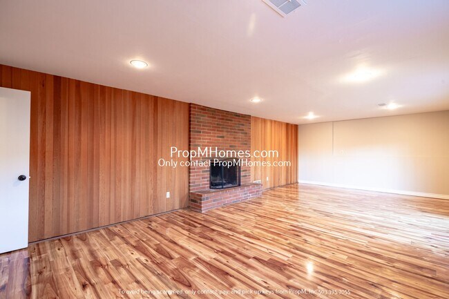 Building Photo - Your Fantastic Four Bedroom Home In Gladst...