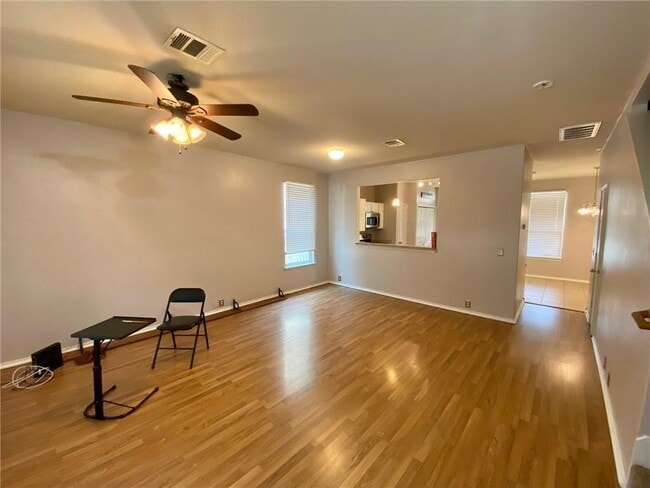 Building Photo - 341 Utterback