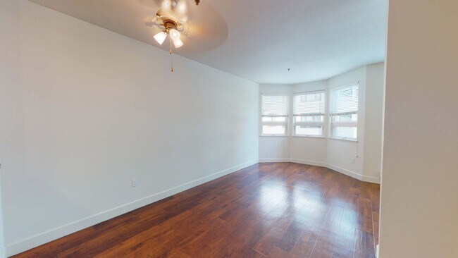 Interior Photo - 2000 Post