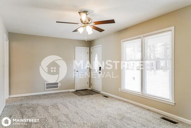Building Photo - 1005 E MAPLEWOOD DR, BENSON, NC 27504
