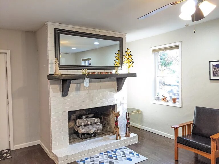 Primary Photo - 1642 Loring Dr NW