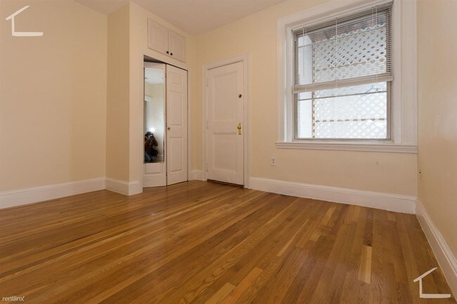 Building Photo - 4 br, 2 bath Condo - 150 Amory St 1