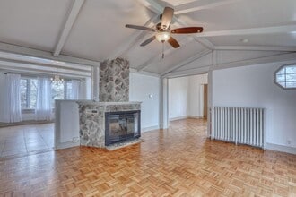 Building Photo - 327 W Sumner St