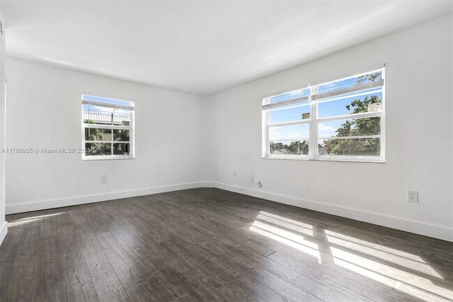Foto del edificio - 1114 Douglas Rd