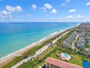 Building Photo - 301 S Seas Dr