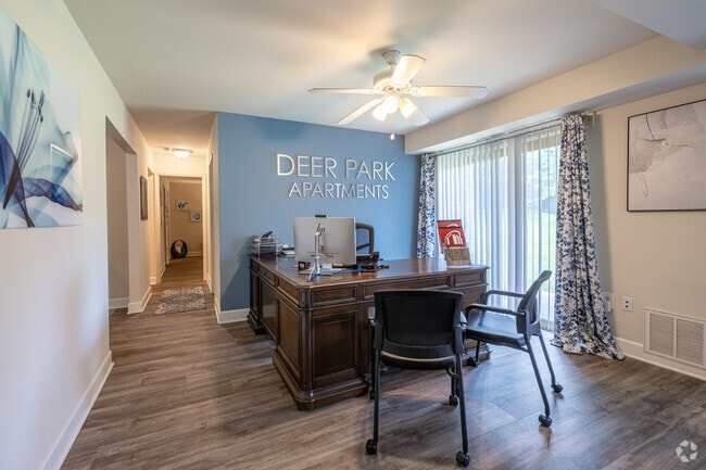 Oficina de arrendamiento - Deer Park Apartments