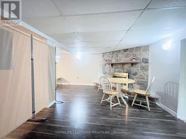 Building Photo - 31 Compton Dr