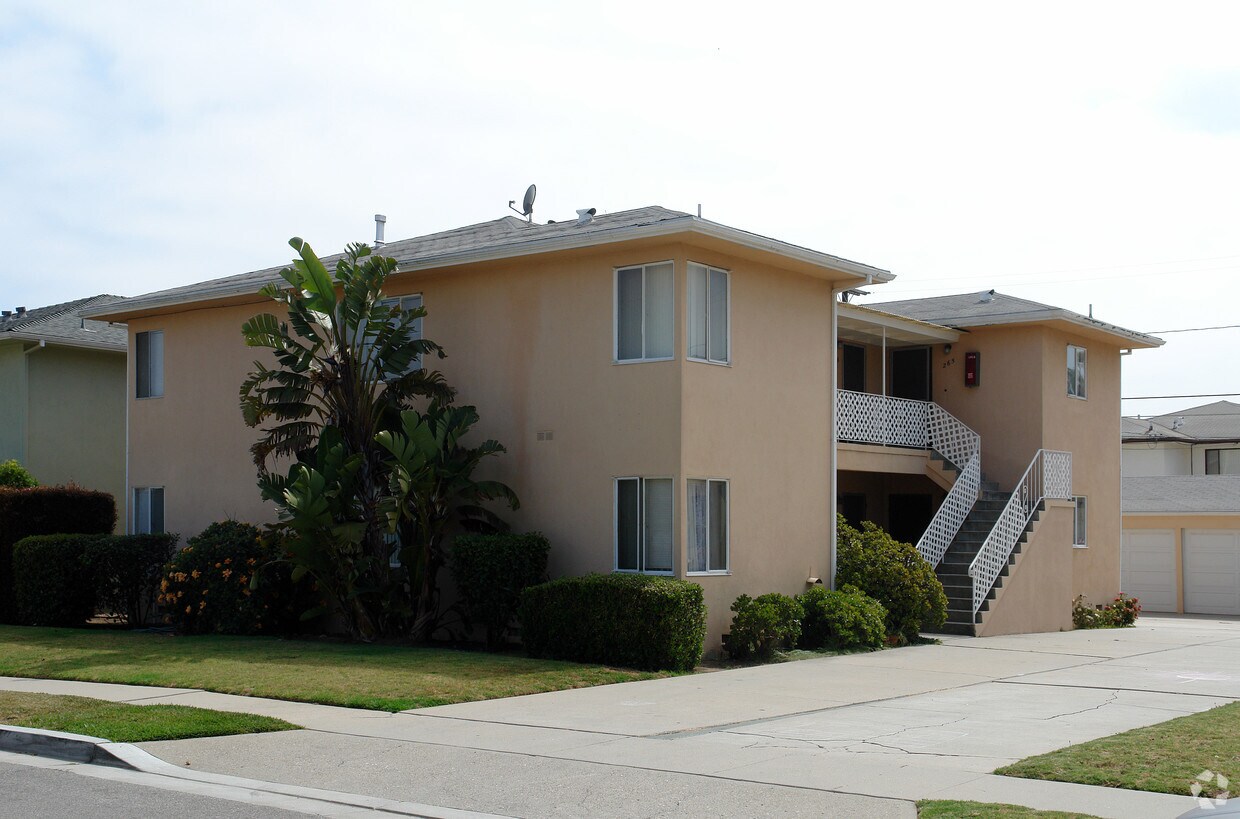 Primary Photo - 255-265 Estrella St