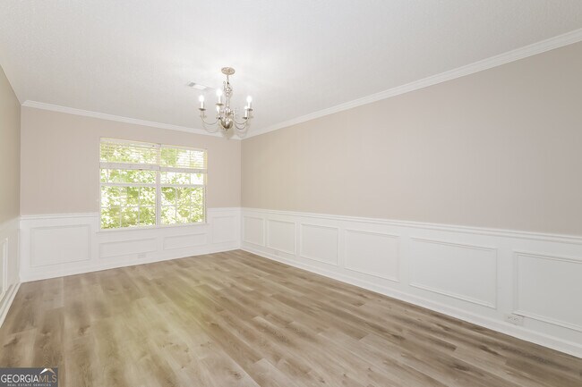 Foto del edificio - 665 Lakeridge Ct