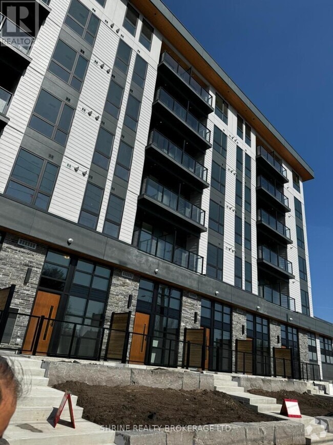 Building Photo - 312-312 Erb St. W
