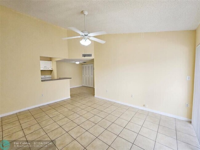 Foto del edificio - 7130 NW 179th St