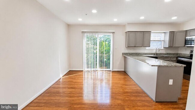Foto del edificio - 1660 Willowwood Ct