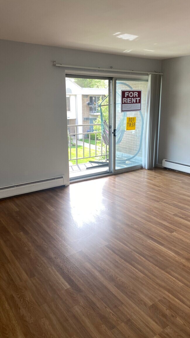 Great room - 1623 Cass Lake Rd