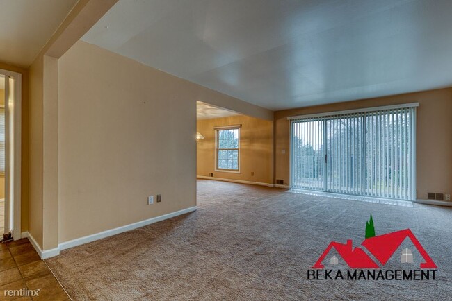 Building Photo - 3 br, 2 bath Condo - 6230 Pepper Hill St