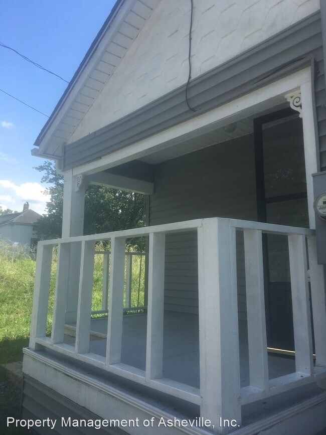 Building Photo - 3 br, 1 bath House - 83 East Street