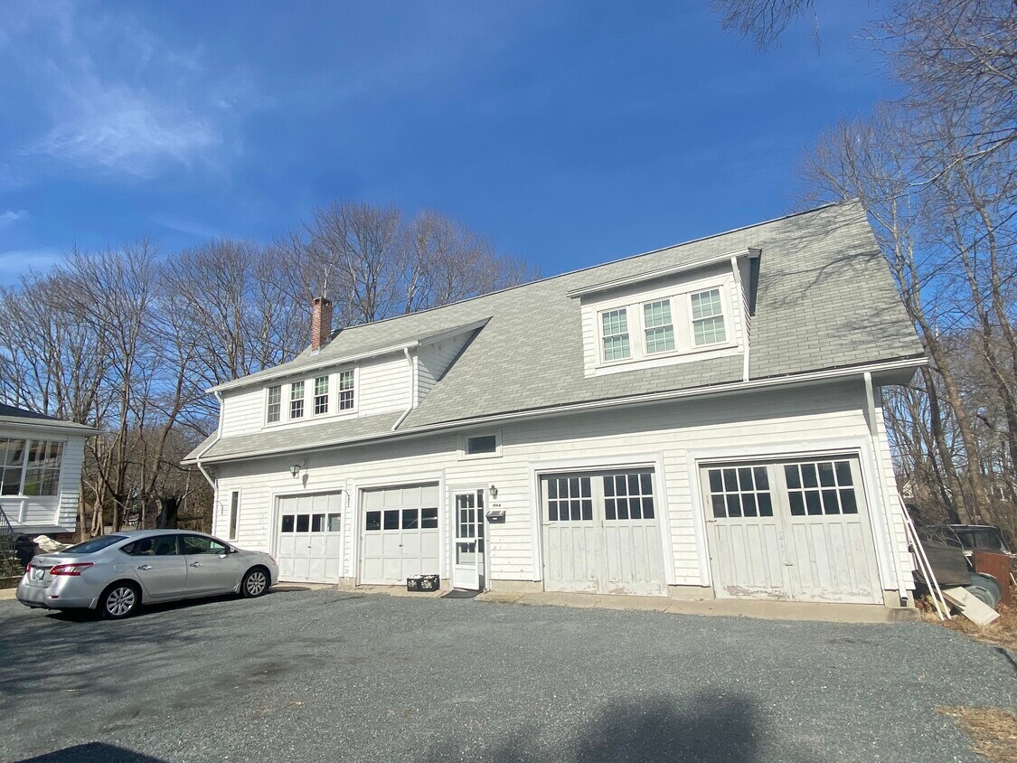 Primary Photo - 105 Central St