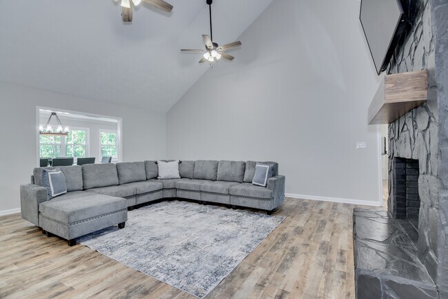 Foto del edificio - 219 Jasper Rd