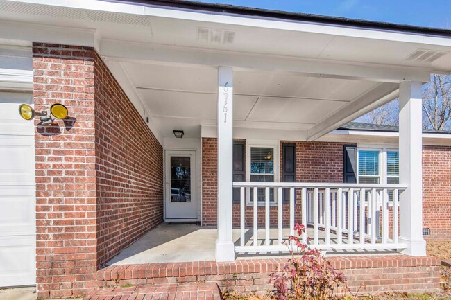 Building Photo - Cozy Ranch Home Near Fort Bragg