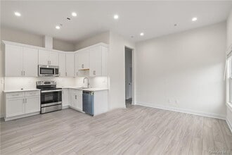 Building Photo - 225 Katonah Ave