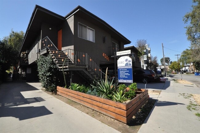 Building Photo - 4201-05 Arch Drive
