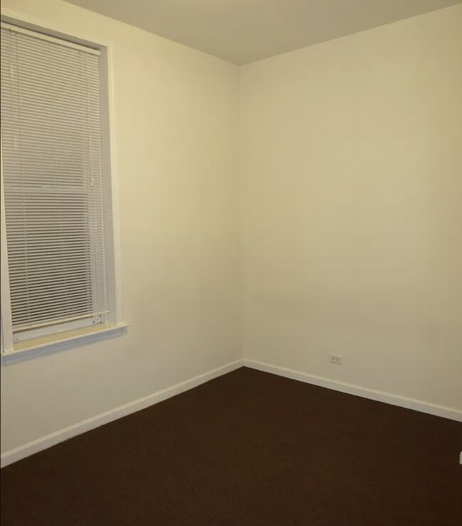 Building Photo - 1 bedroom in Chicago IL 60608