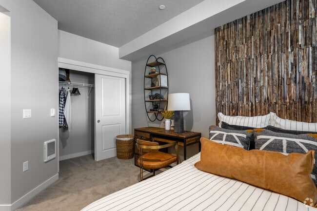 Studio, 1BA - 600 SF - West End District