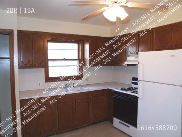 Building Photo - Kentwood 1413-52nd two bedroom side by sid...