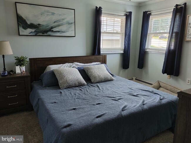Foto del edificio - 1519 Spring Garden Dr