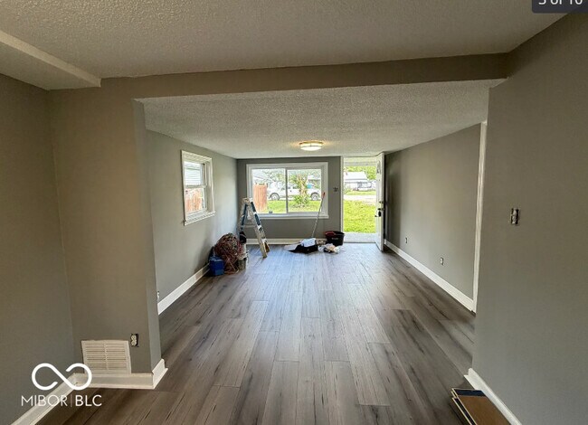 Foto del edificio - 610 Ingomar St