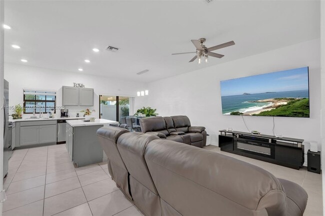 Foto del edificio - 730 SW 12th St