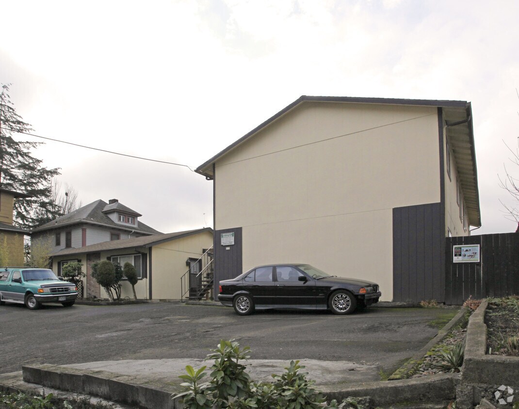 Primary Photo - 519 SE 20th Ave