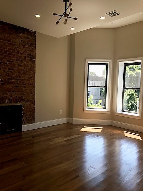Building Photo - 275 New York Ave
