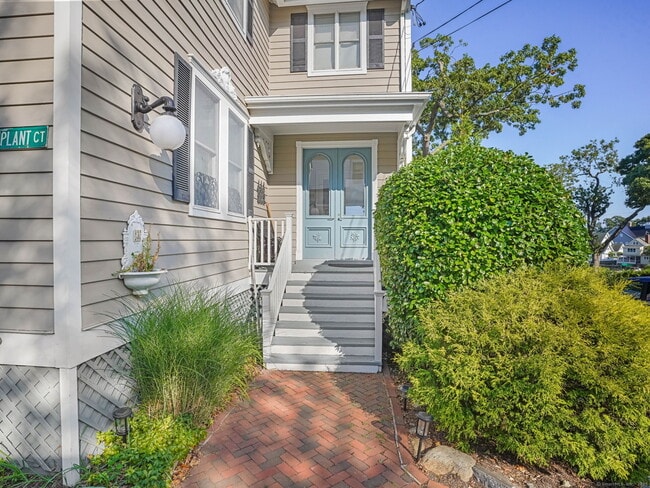Building Photo - 3 E Beach Dr
