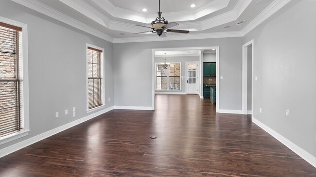 Building Photo - 3 Bedroom Home in U Club | Community Pool | Fenced Patio