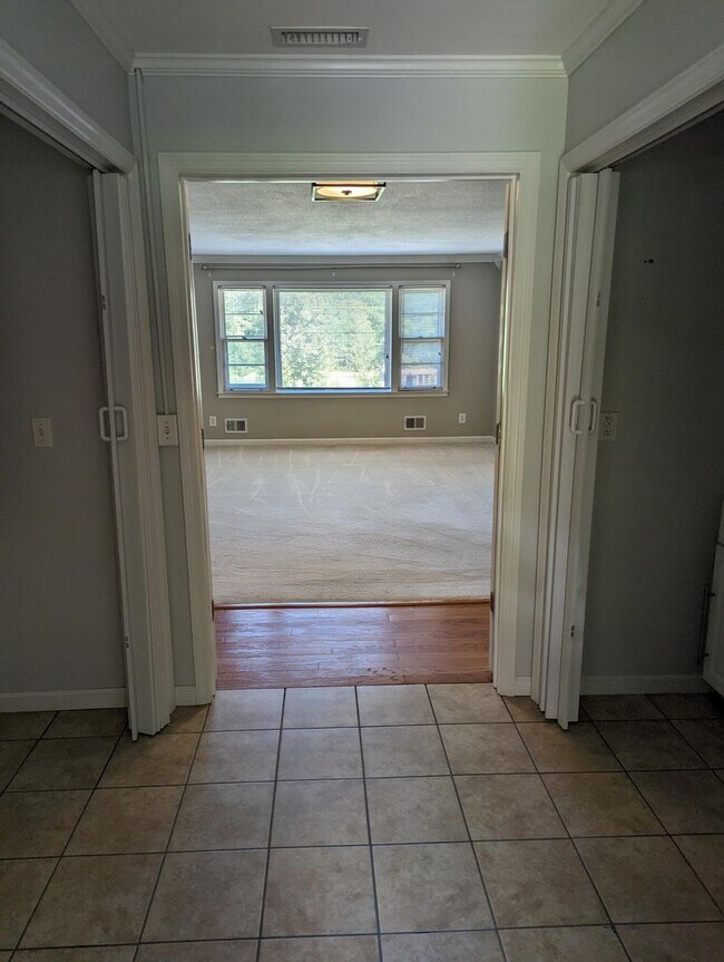 Foto del edificio - Single home ready to rent - Flexible lease...