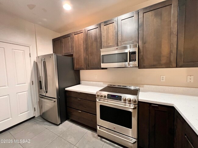 Building Photo - 391 E Calderwood Rd